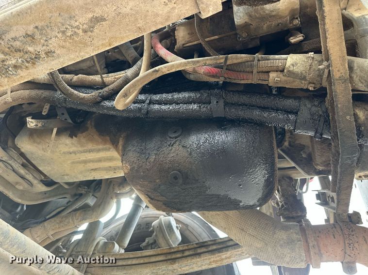 image for item DW5081 2014 Peterbilt 365 ready mix truck