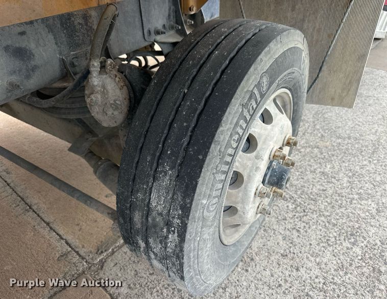 image for item DW5081 2014 Peterbilt 365 ready mix truck