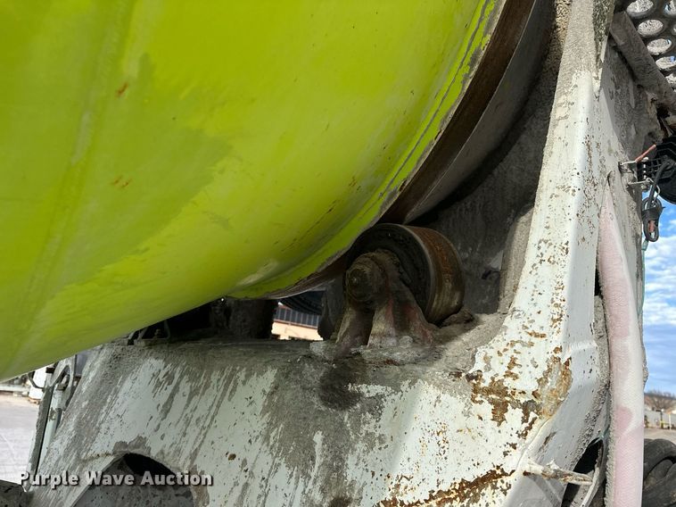 image for item DW5082 2017 Peterbilt 567 ready mix truck