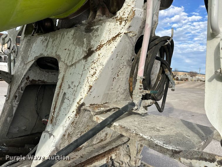 image for item DW5082 2017 Peterbilt 567 ready mix truck