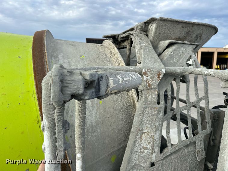 image for item DW5082 2017 Peterbilt 567 ready mix truck