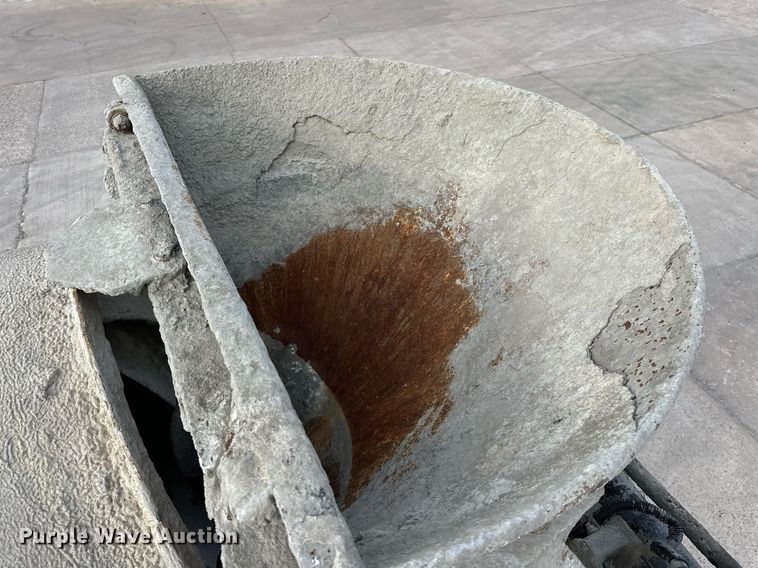 image for item DW5082 2017 Peterbilt 567 ready mix truck