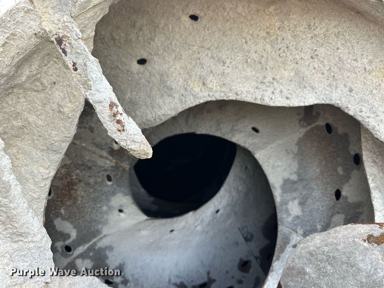 image for item DW5082 2017 Peterbilt 567 ready mix truck