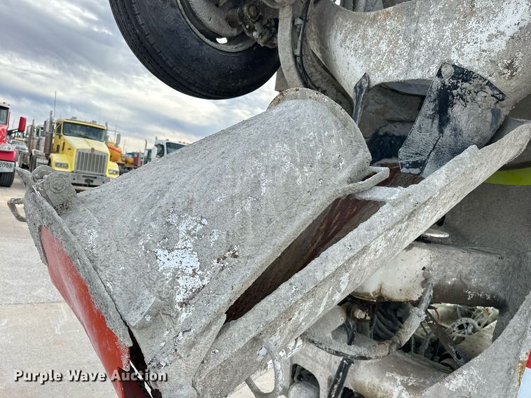 image for item DW5082 2017 Peterbilt 567 ready mix truck