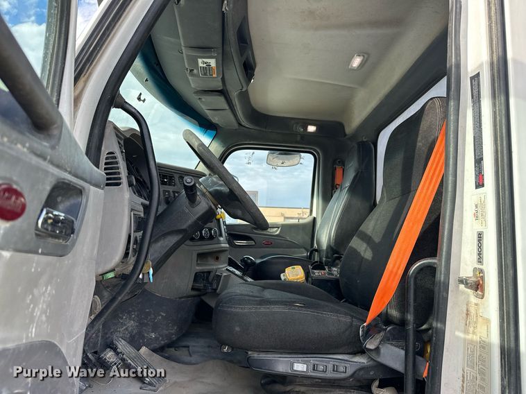 image for item DW5082 2017 Peterbilt 567 ready mix truck