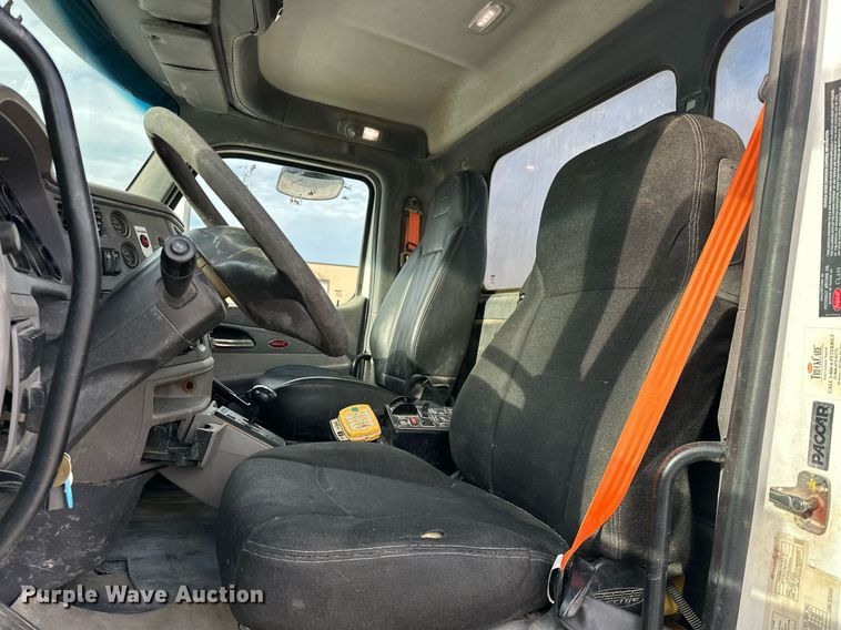 image for item DW5082 2017 Peterbilt 567 ready mix truck