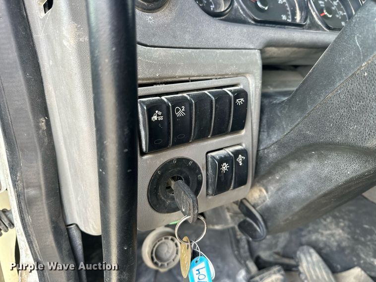 image for item DW5082 2017 Peterbilt 567 ready mix truck