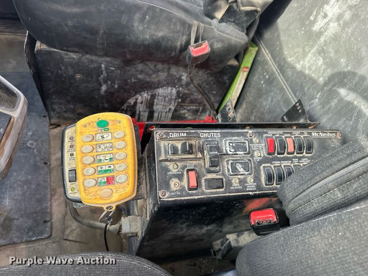 image for item DW5082 2017 Peterbilt 567 ready mix truck