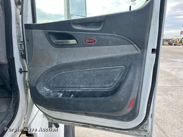 image for item DW5082 2017 Peterbilt 567 ready mix truck