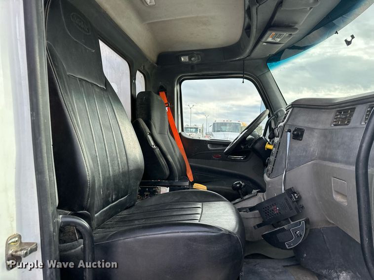 image for item DW5082 2017 Peterbilt 567 ready mix truck