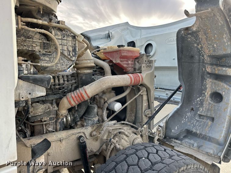 image for item DW5082 2017 Peterbilt 567 ready mix truck