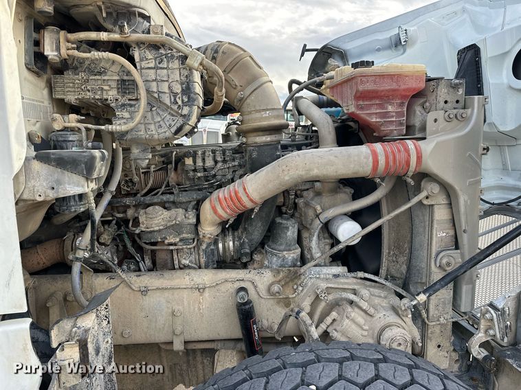 image for item DW5082 2017 Peterbilt 567 ready mix truck