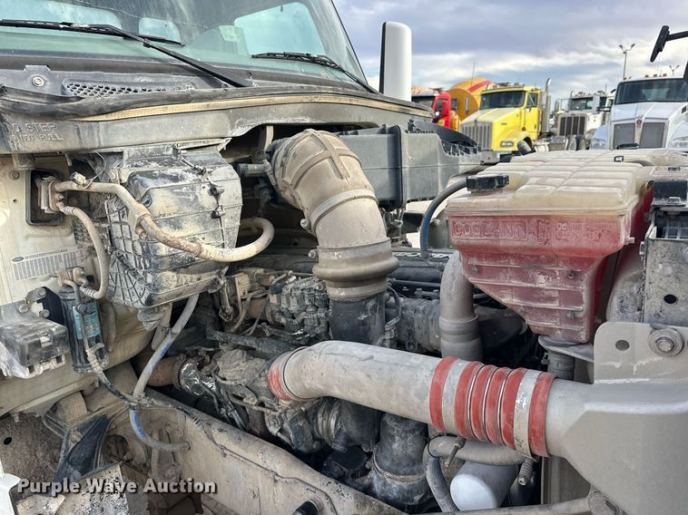 image for item DW5082 2017 Peterbilt 567 ready mix truck