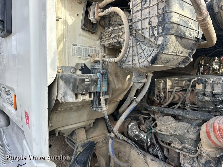 image for item DW5082 2017 Peterbilt 567 ready mix truck