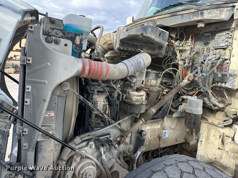 image for item DW5082 2017 Peterbilt 567 ready mix truck