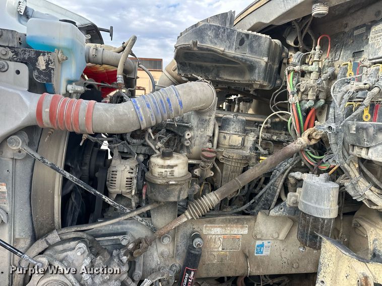 image for item DW5082 2017 Peterbilt 567 ready mix truck