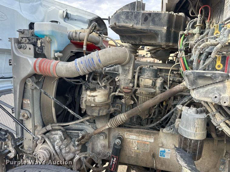 image for item DW5082 2017 Peterbilt 567 ready mix truck