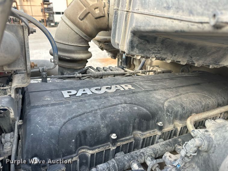 image for item DW5082 2017 Peterbilt 567 ready mix truck