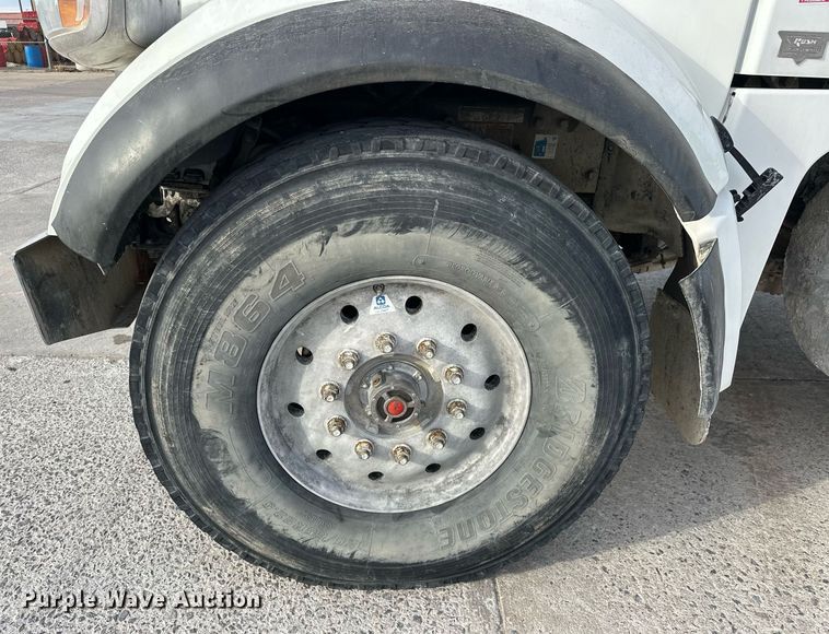 image for item DW5082 2017 Peterbilt 567 ready mix truck