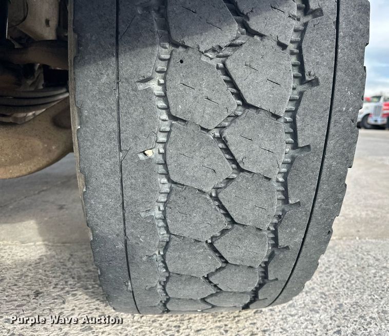 image for item DW5082 2017 Peterbilt 567 ready mix truck