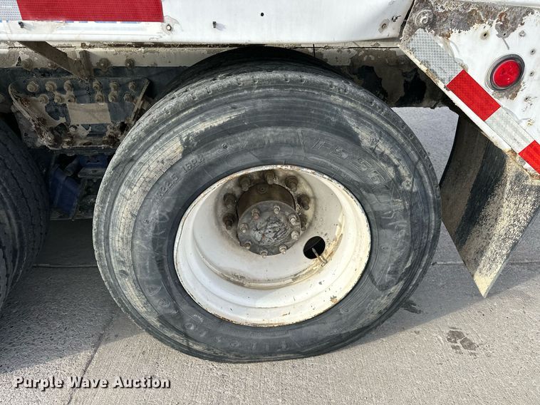 image for item DW5082 2017 Peterbilt 567 ready mix truck