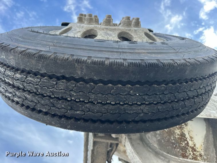 image for item DW5082 2017 Peterbilt 567 ready mix truck