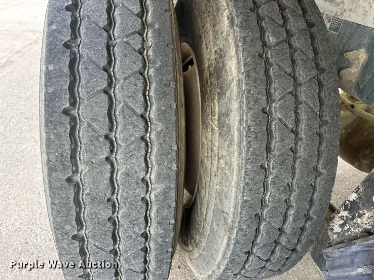 image for item DW5082 2017 Peterbilt 567 ready mix truck