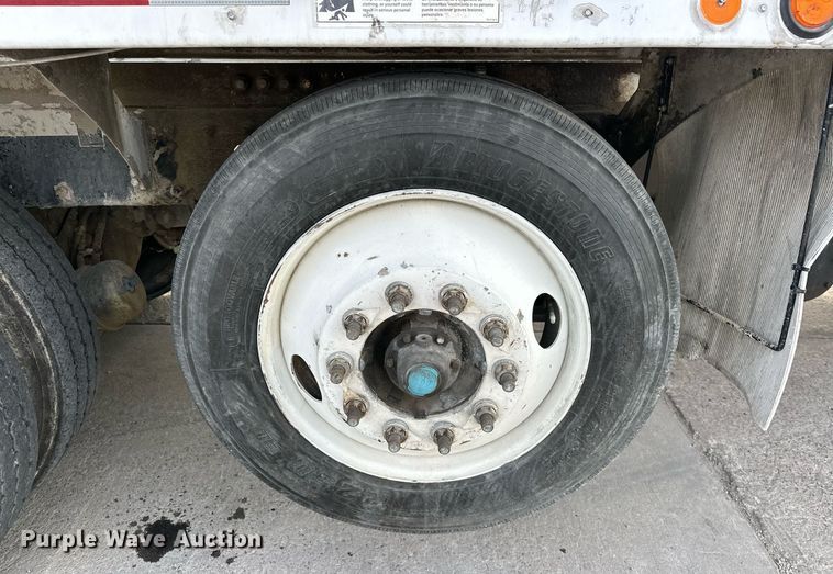 image for item DW5082 2017 Peterbilt 567 ready mix truck