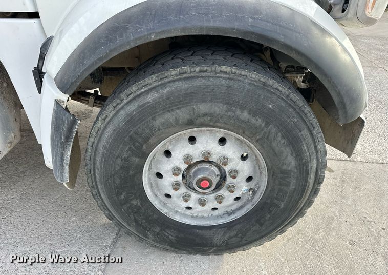 image for item DW5082 2017 Peterbilt 567 ready mix truck