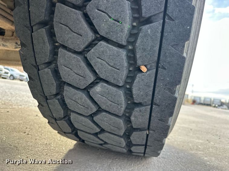 image for item DW5082 2017 Peterbilt 567 ready mix truck