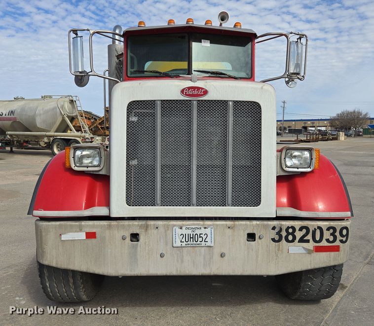 image for item DW5083 2014 Peterbilt 365 ready mix truck