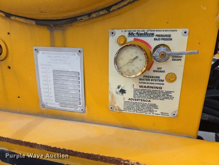 image for item DW5083 2014 Peterbilt 365 ready mix truck