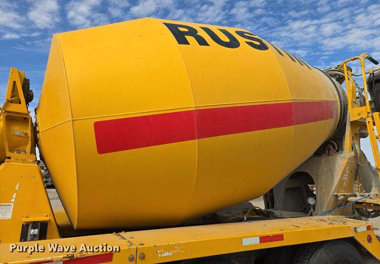 image for item DW5083 2014 Peterbilt 365 ready mix truck