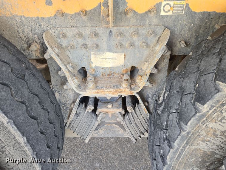 image for item DW5083 2014 Peterbilt 365 ready mix truck