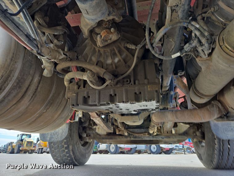 image for item DW5083 2014 Peterbilt 365 ready mix truck