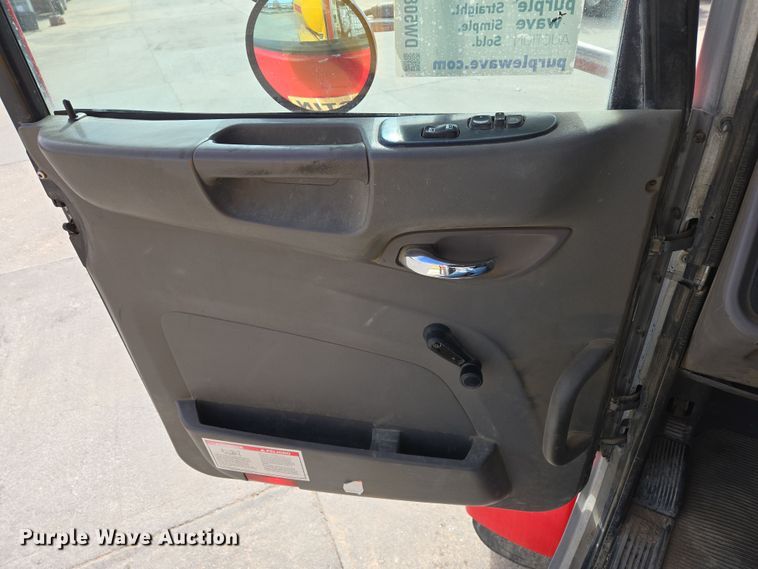 image for item DW5083 2014 Peterbilt 365 ready mix truck