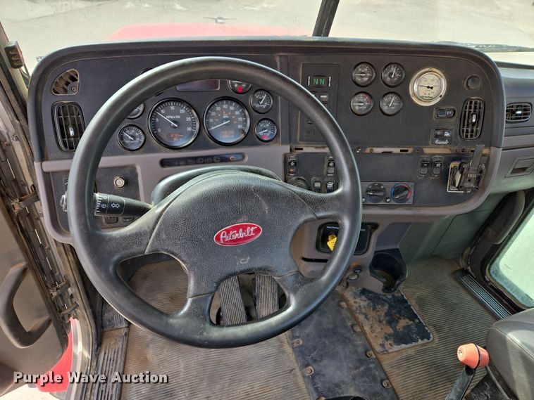 image for item DW5083 2014 Peterbilt 365 ready mix truck