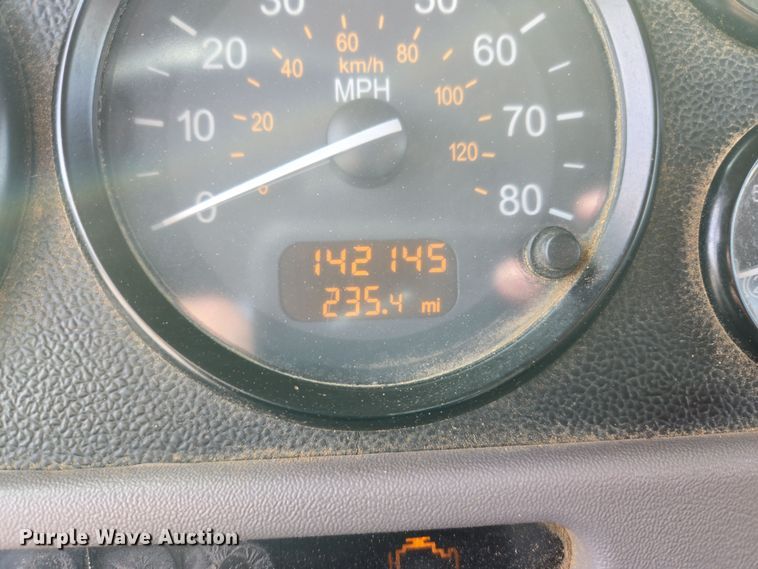 image for item DW5083 2014 Peterbilt 365 ready mix truck