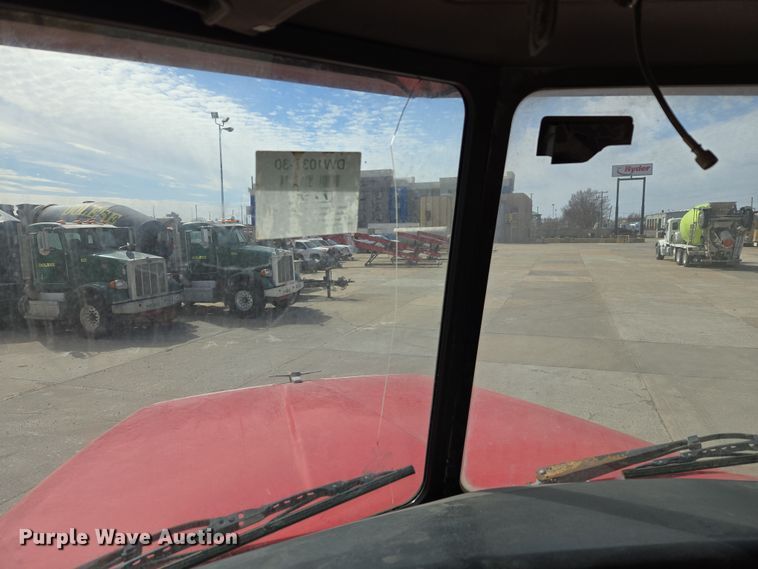 image for item DW5083 2014 Peterbilt 365 ready mix truck