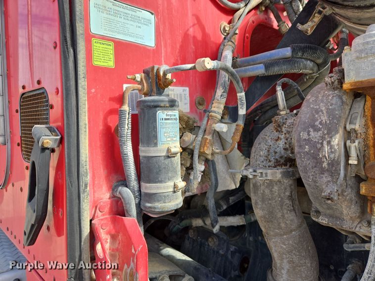 image for item DW5083 2014 Peterbilt 365 ready mix truck