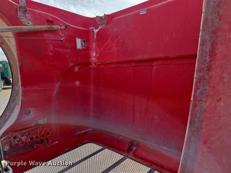 image for item DW5083 2014 Peterbilt 365 ready mix truck