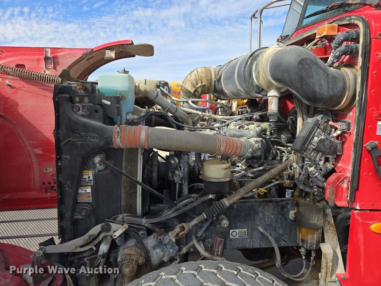 image for item DW5083 2014 Peterbilt 365 ready mix truck