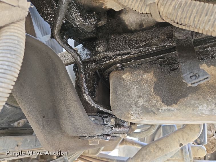 image for item DW5083 2014 Peterbilt 365 ready mix truck