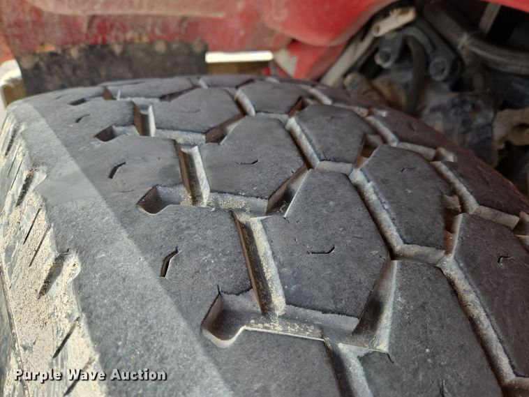 image for item DW5083 2014 Peterbilt 365 ready mix truck