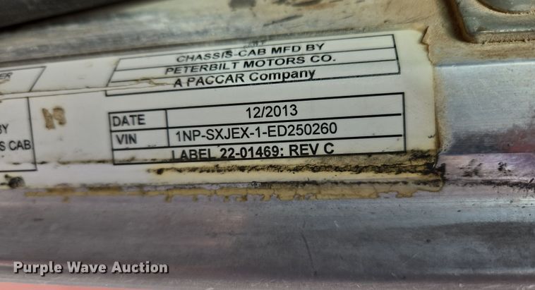 image for item DW5083 2014 Peterbilt 365 ready mix truck