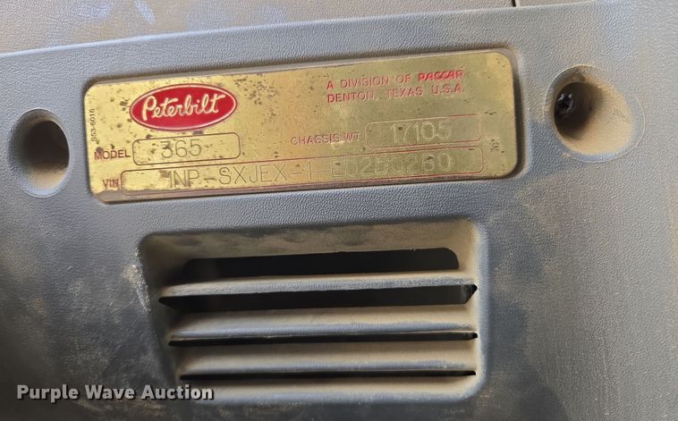 image for item DW5083 2014 Peterbilt 365 ready mix truck