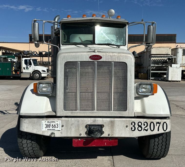 image for item DW5089 2015 Peterbilt 365 ready mix truck