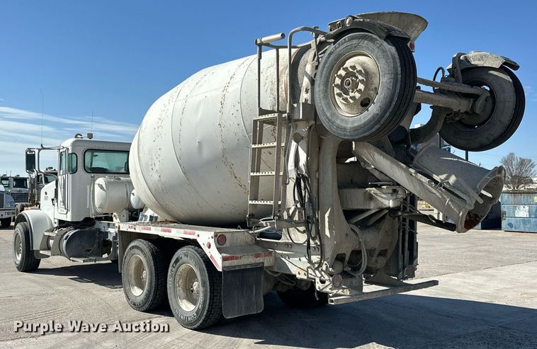 image for item DW5089 2015 Peterbilt 365 ready mix truck