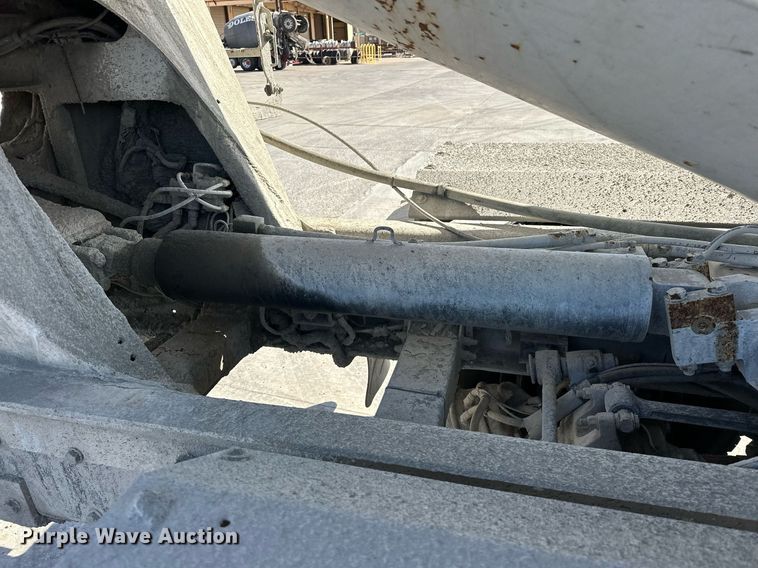 image for item DW5089 2015 Peterbilt 365 ready mix truck