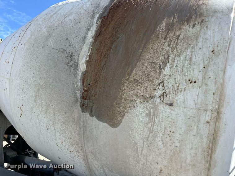 image for item DW5089 2015 Peterbilt 365 ready mix truck